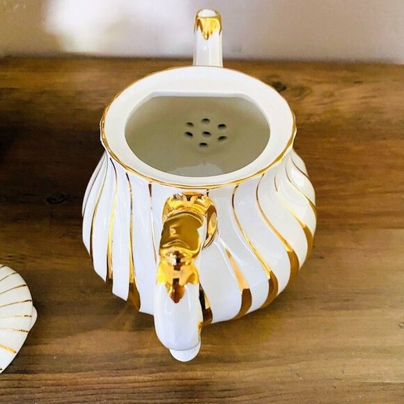 Vintage Sadler Porcelain Teapot Cream and Gold Swirl 1940s - Picture 5 of 10